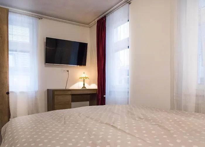 Jantar Apartmaji Lejlighed *