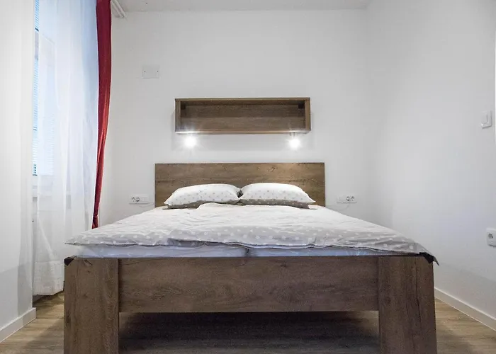 Jantar Apartmaji Lejlighed *